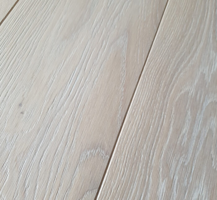 Bodendiele – Farbton Extra White - obrazek 3