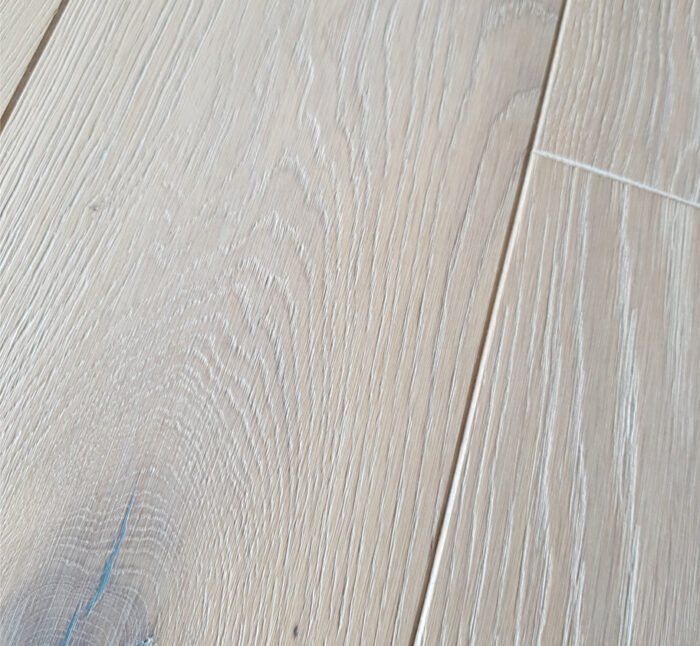 Bodendiele – Farbton Extra White - obrazek 6